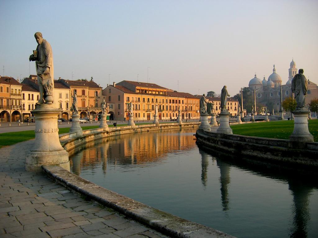 Tulip Inn Padova Exterior photo